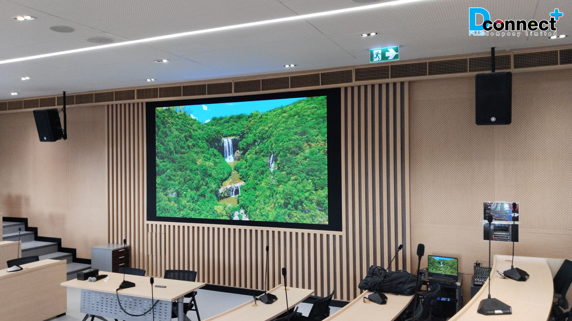COP27 Debrief “Indoor 55inch Touch-Screen Vertical Kiosk